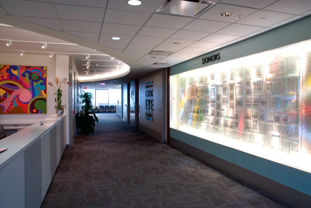 DSIGNAGE Project Robert Cizik Eye Clinic